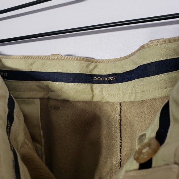 Dockers Men's Pants Tan Khaki D3 Pleated Classic Fit style #406694123 36 x 29 - Picture 10 of 16